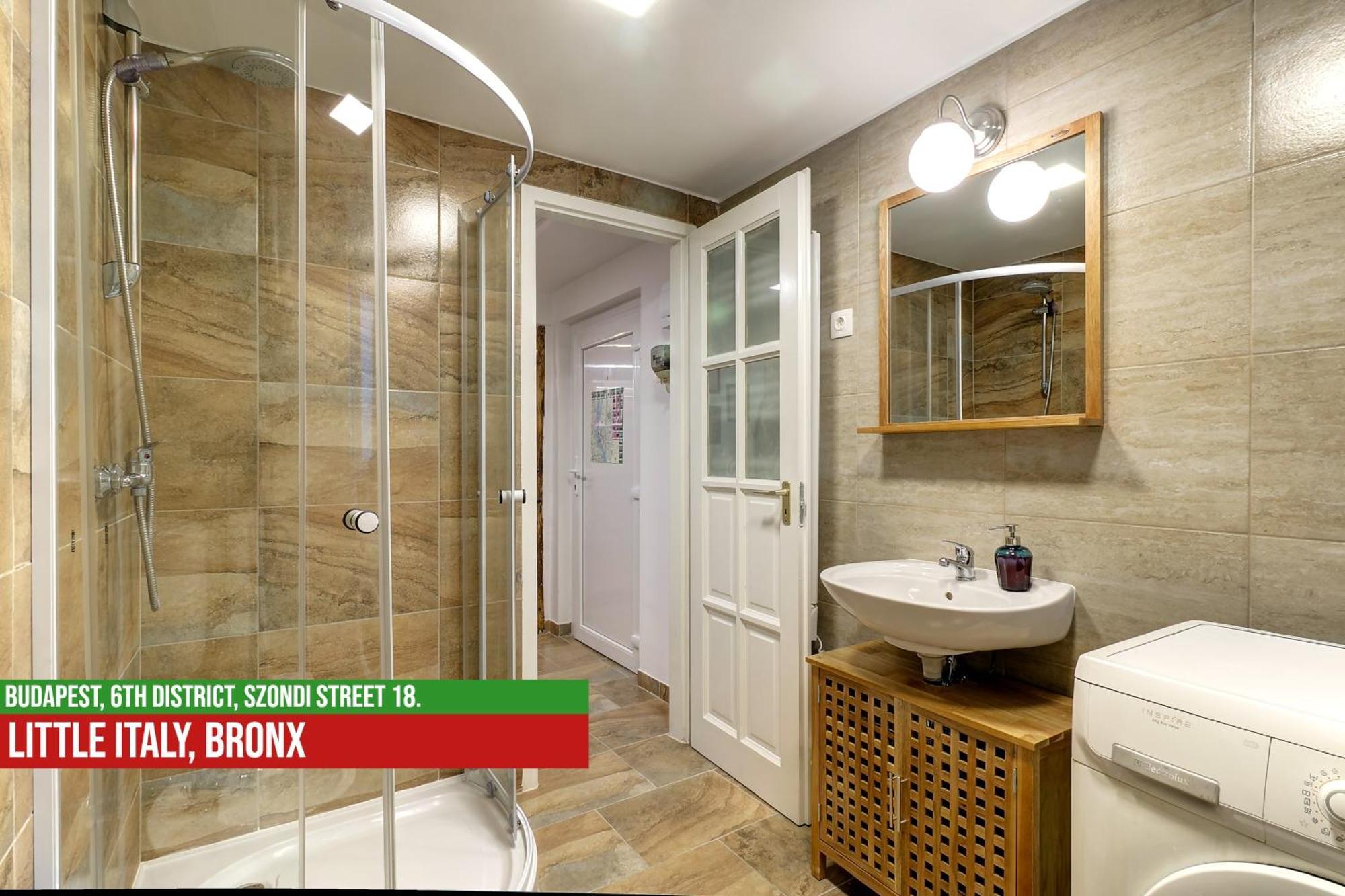 Little Italy Bronx Apartment บูดาเปสต์ ภายนอก รูปภาพ
